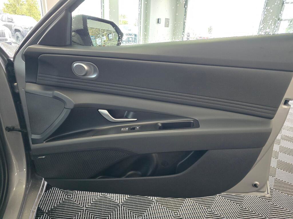 New 2026 Hyundai Elantra Limited image 42