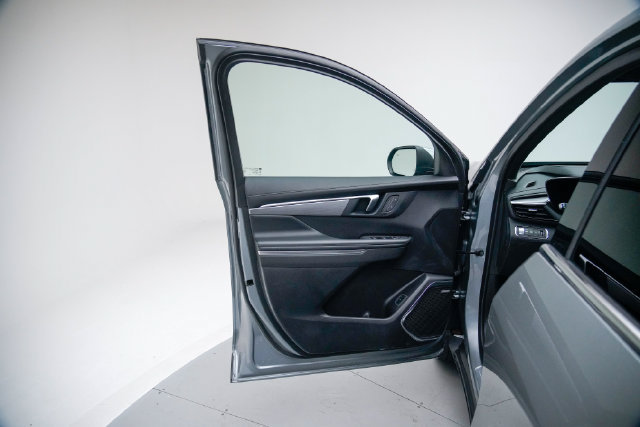 Used 2025 Buick Enclave Preferred FWD image 18