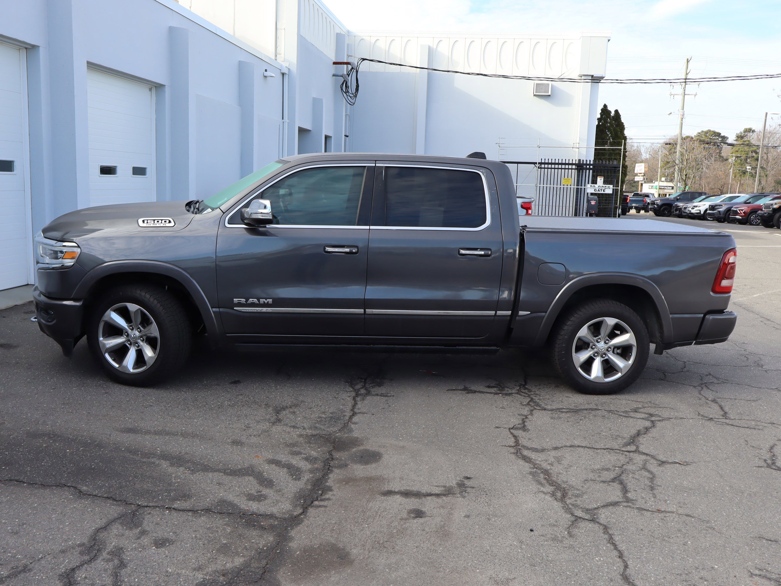 Used 2020 RAM 1500 Limited w/ Body Color Bumper Group image 18