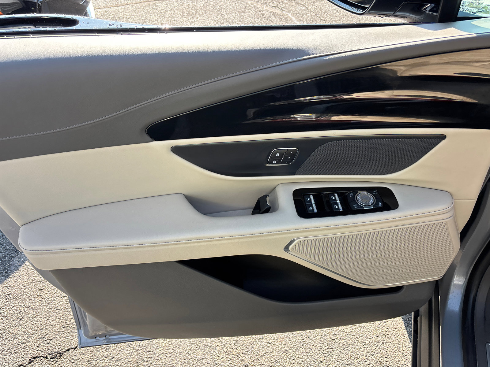 Certified 2024 Lincoln Nautilus Reserve AWD/4WD image 11
