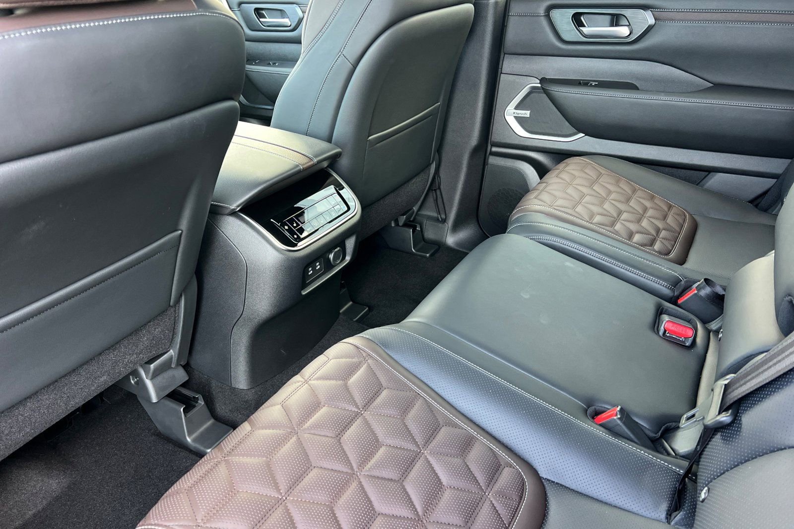 New 2026 Nissan Armada Platinum image 14