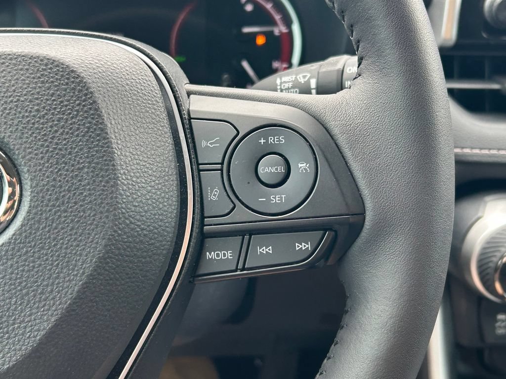 Certified 2022 Toyota RAV4 LE AWD/4WD image 25