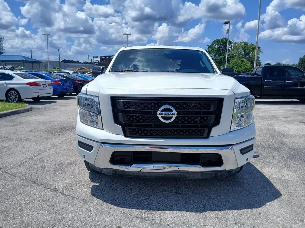 Used 2022 Nissan Titan SV w/ SV Convenience Package image 3