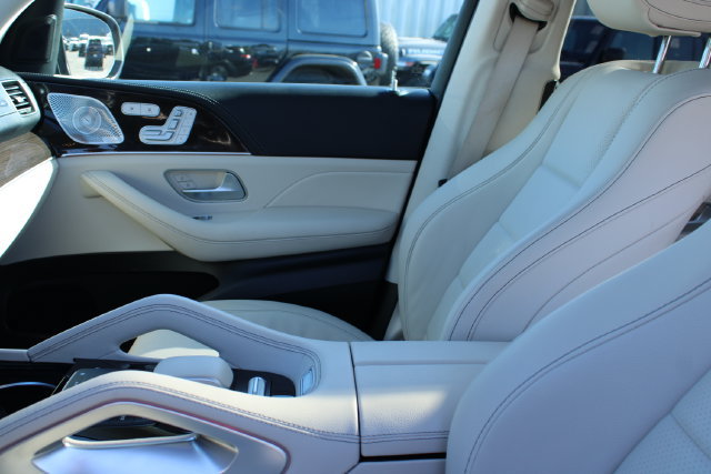Used 2024 Mercedes-Benz GLS 450 4MATIC image 37