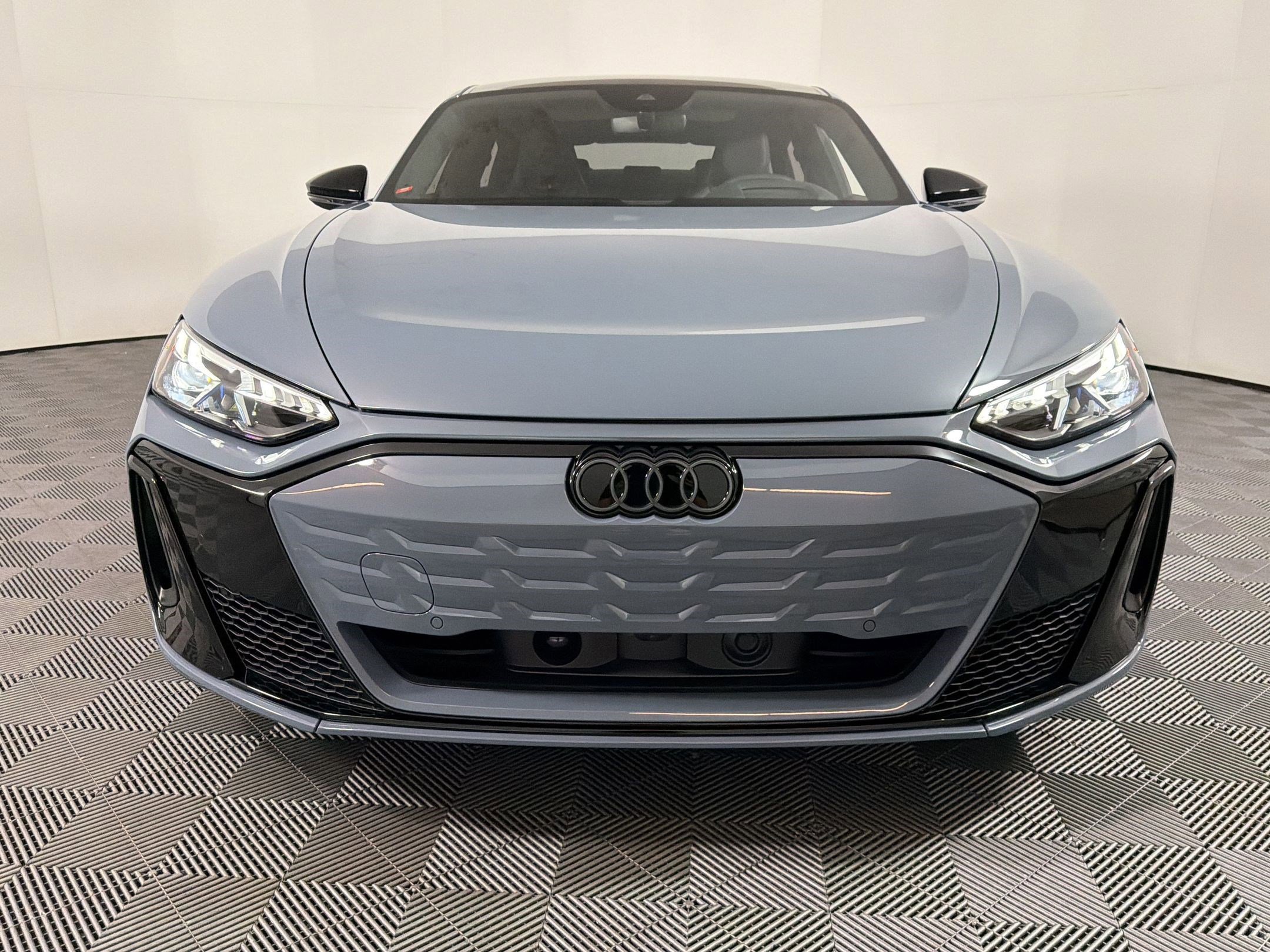 New 2026 Audi S e-tron GT Prestige image 4