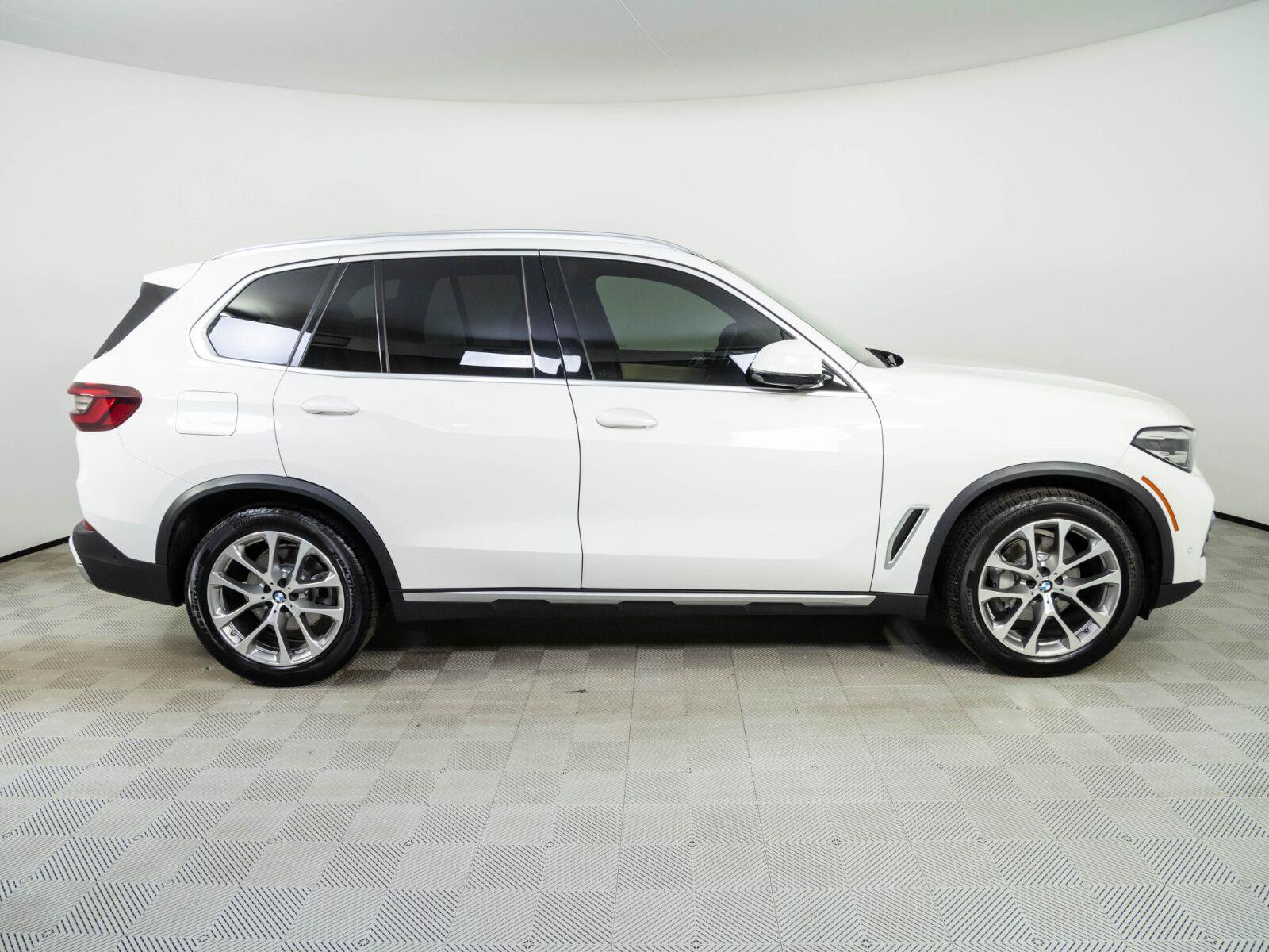Used 2021 BMW X5 xDrive40i w/ Premium Package AWD/4WD image 28