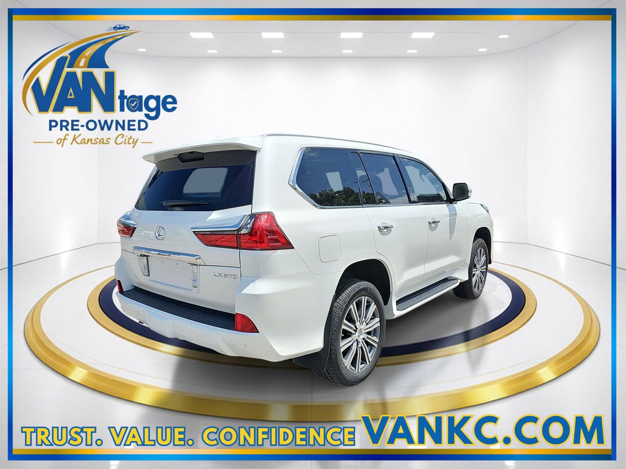 Used 2016 Lexus LX 570 4WD w/ Luxury Package image 6