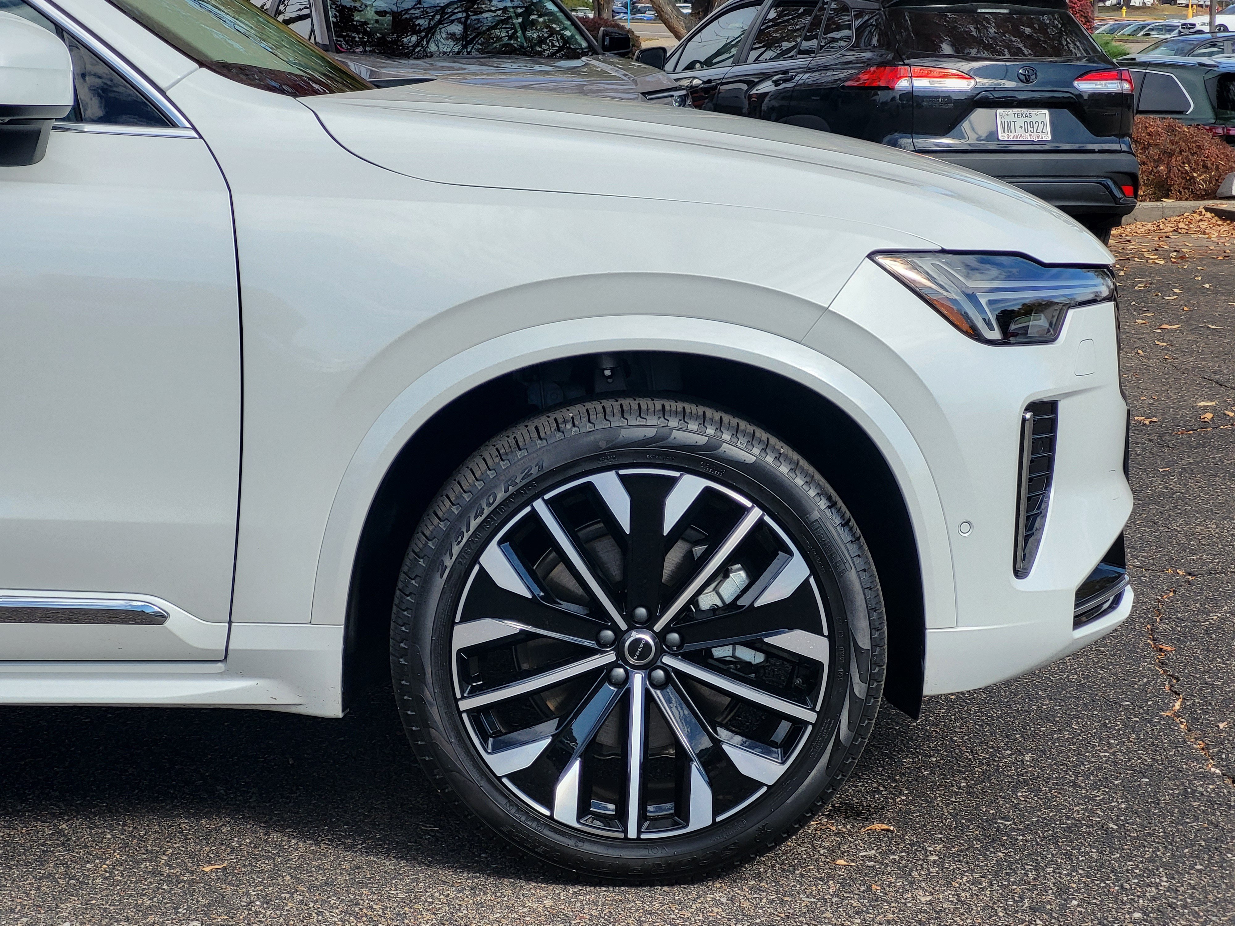 New 2026 Volvo XC90 B6 Plus w/ Protection Package AWD/4WD image 6