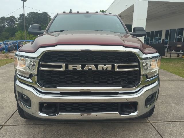 Used 2022 RAM 5500 Tradesman w/ Chrome Appearance Group AWD/4WD image 2