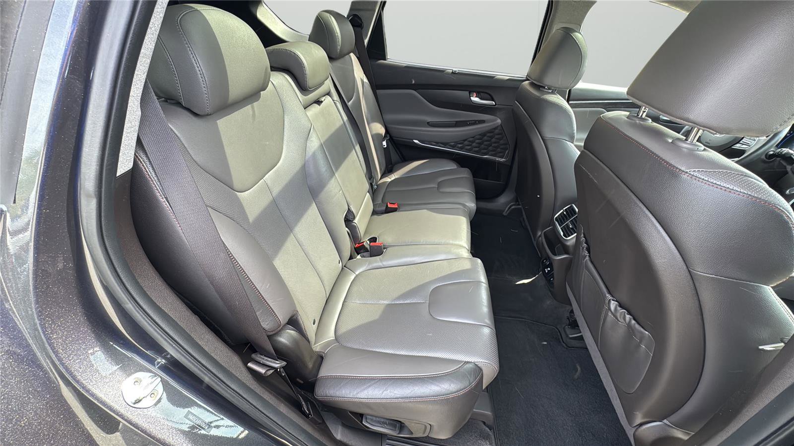 Used 2020 Hyundai Santa Fe Limited image 13