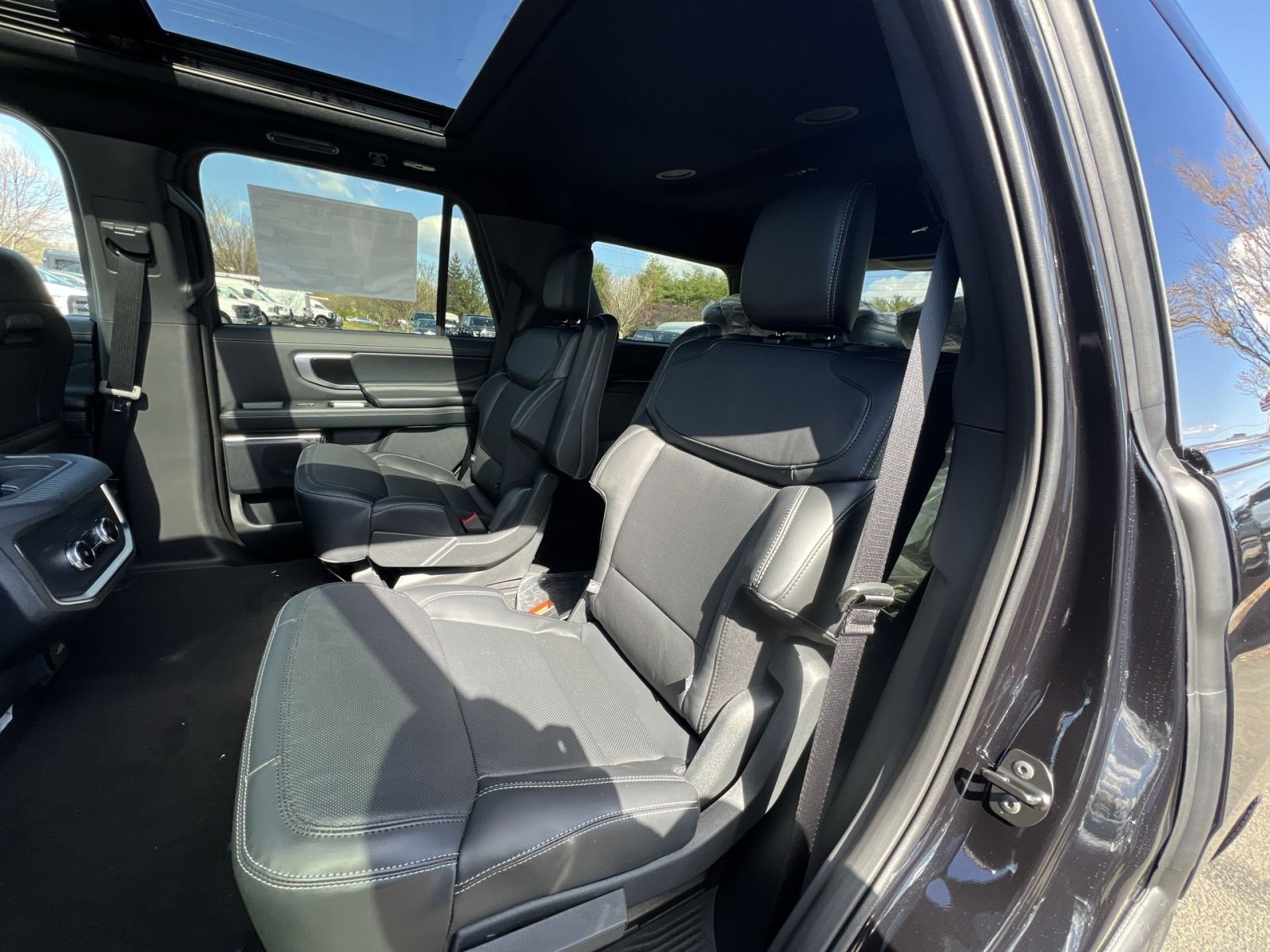 New 2026 Ford Expedition Platinum image 25