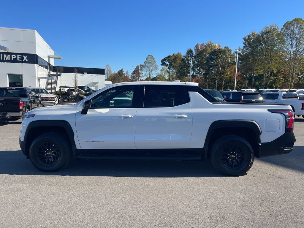 Used 2025 Chevrolet Silverado EV LT AWD/4WD image 2