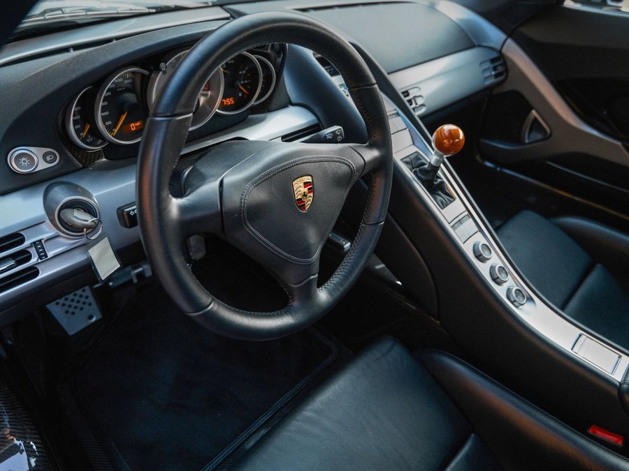 Used 2005 Porsche Carrera GT image 14