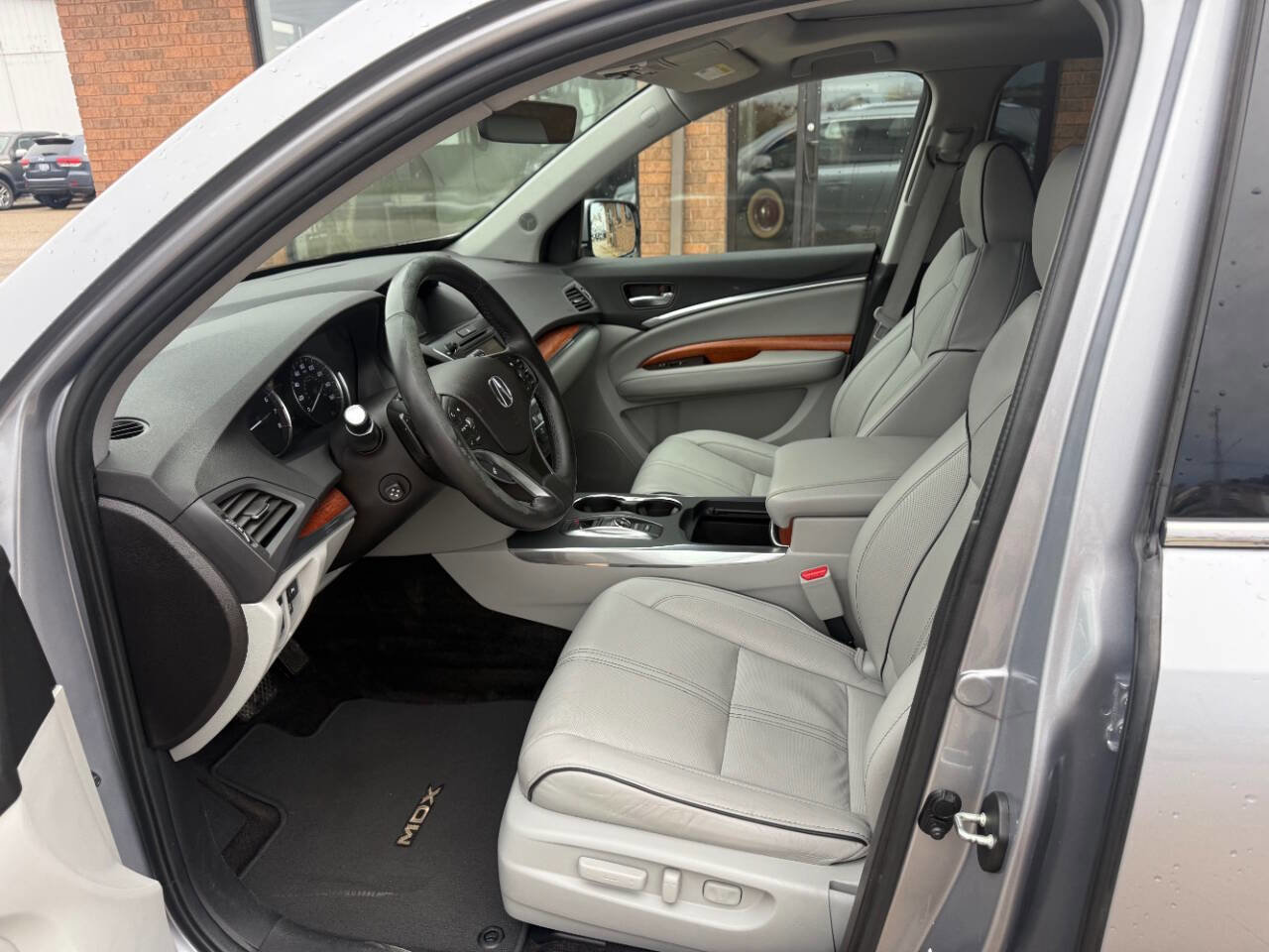 Used 2017 Acura MDX SH-AWD w/ Advance Package image 11