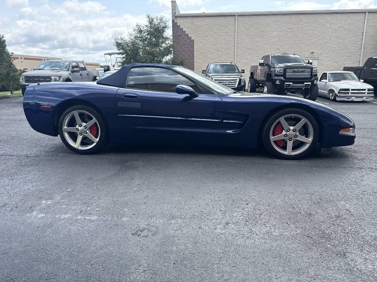 Used 2004 Chevrolet Corvette Convertible w/ Preferred Equipment Group RWD image 8