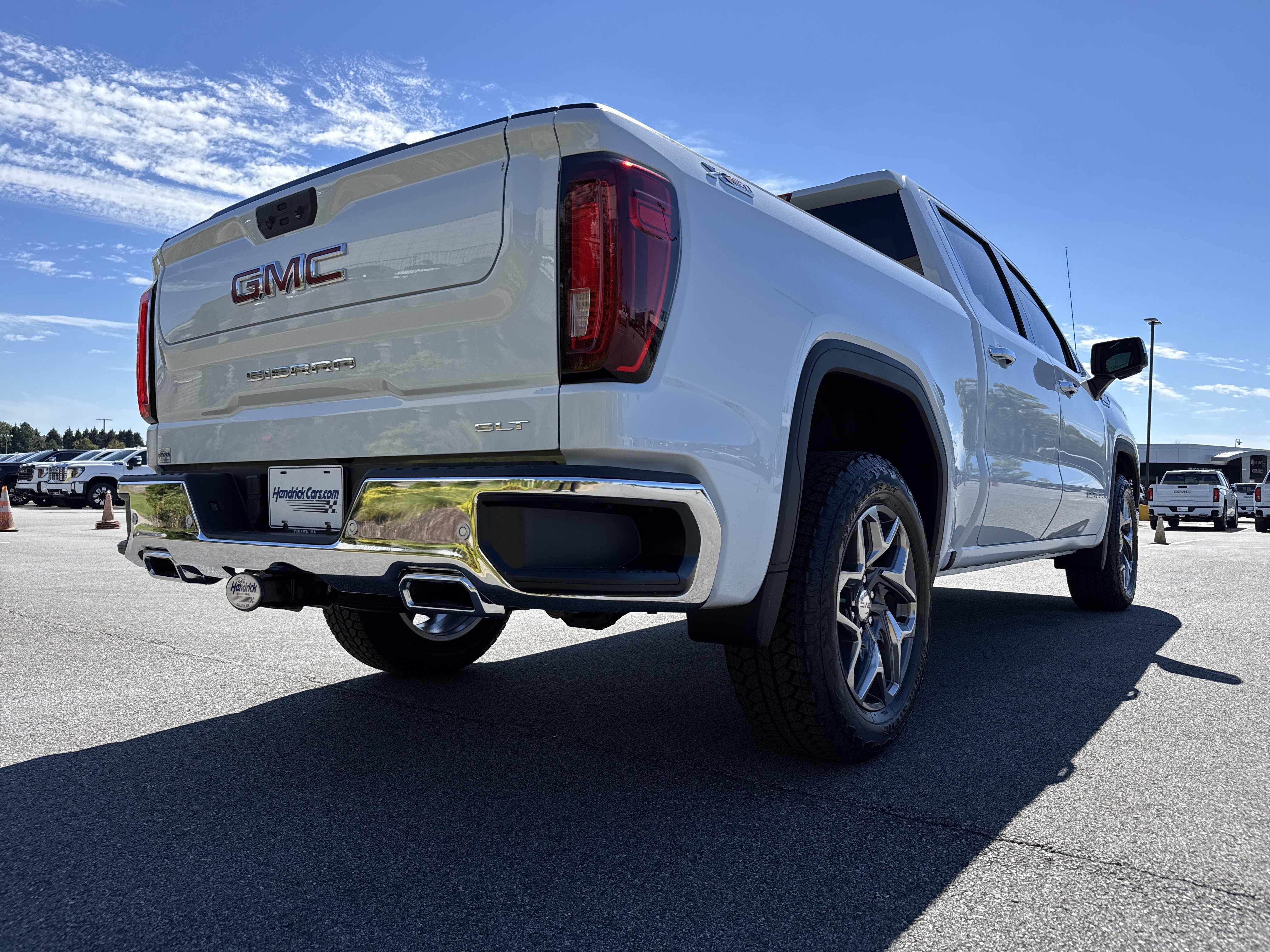 New 2026 GMC Sierra 1500 SLT AWD/4WD image 10