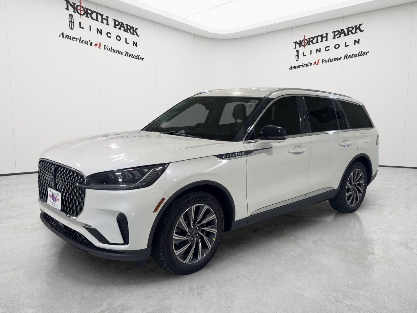 New 2027 Lincoln Aviator 2WD image 1