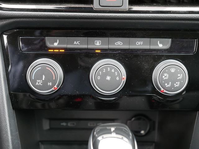 Certified 2023 Volkswagen Taos SE w/ Black Wheel Package image 31