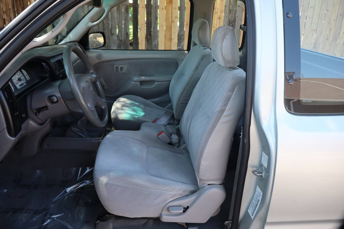 Used 2002 Toyota Tacoma 2WD Xtracab w/ SR5 Pkg w/ Chrome Pkg image 17