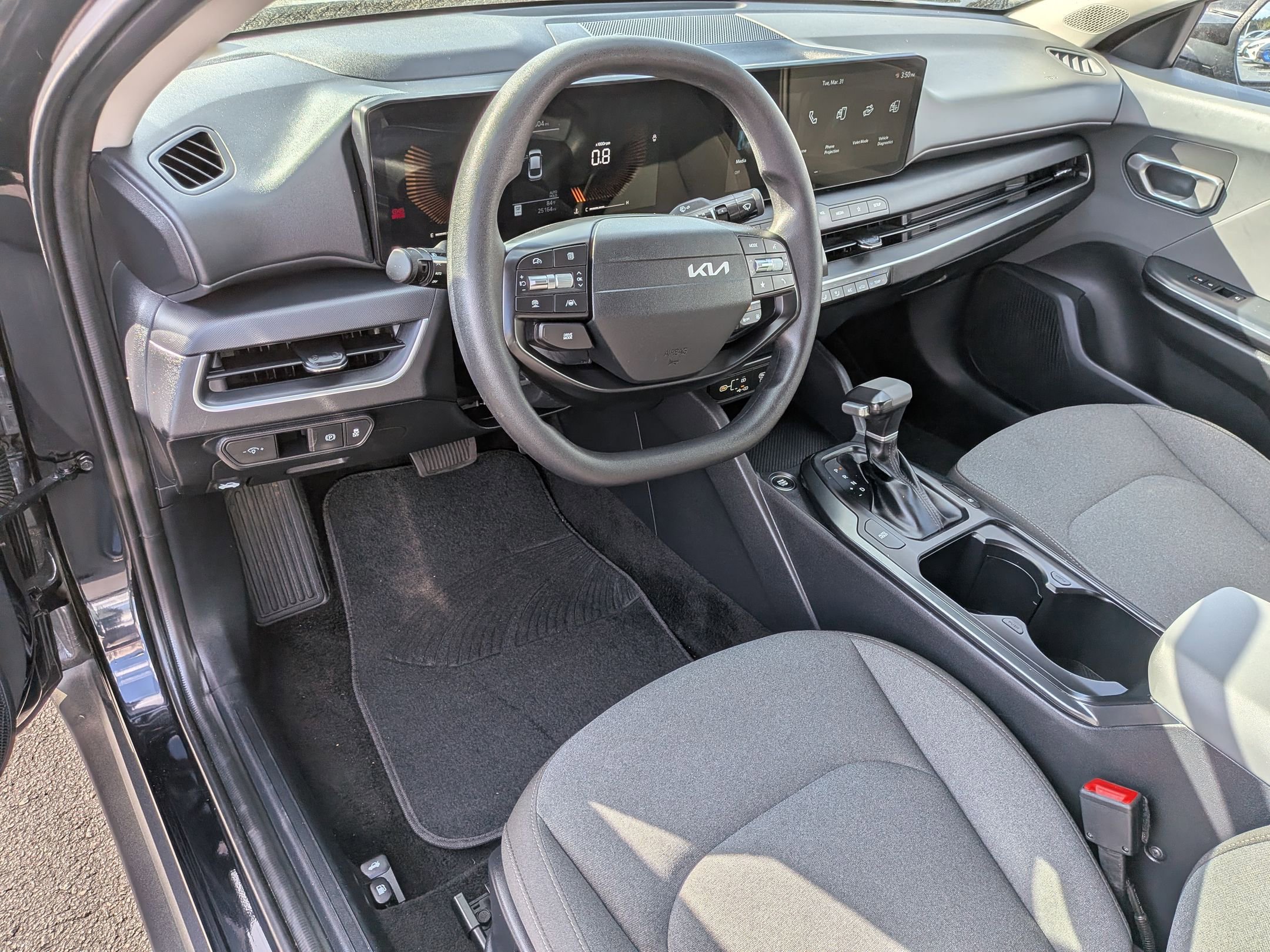Used 2025 Kia K4 LXS image 16
