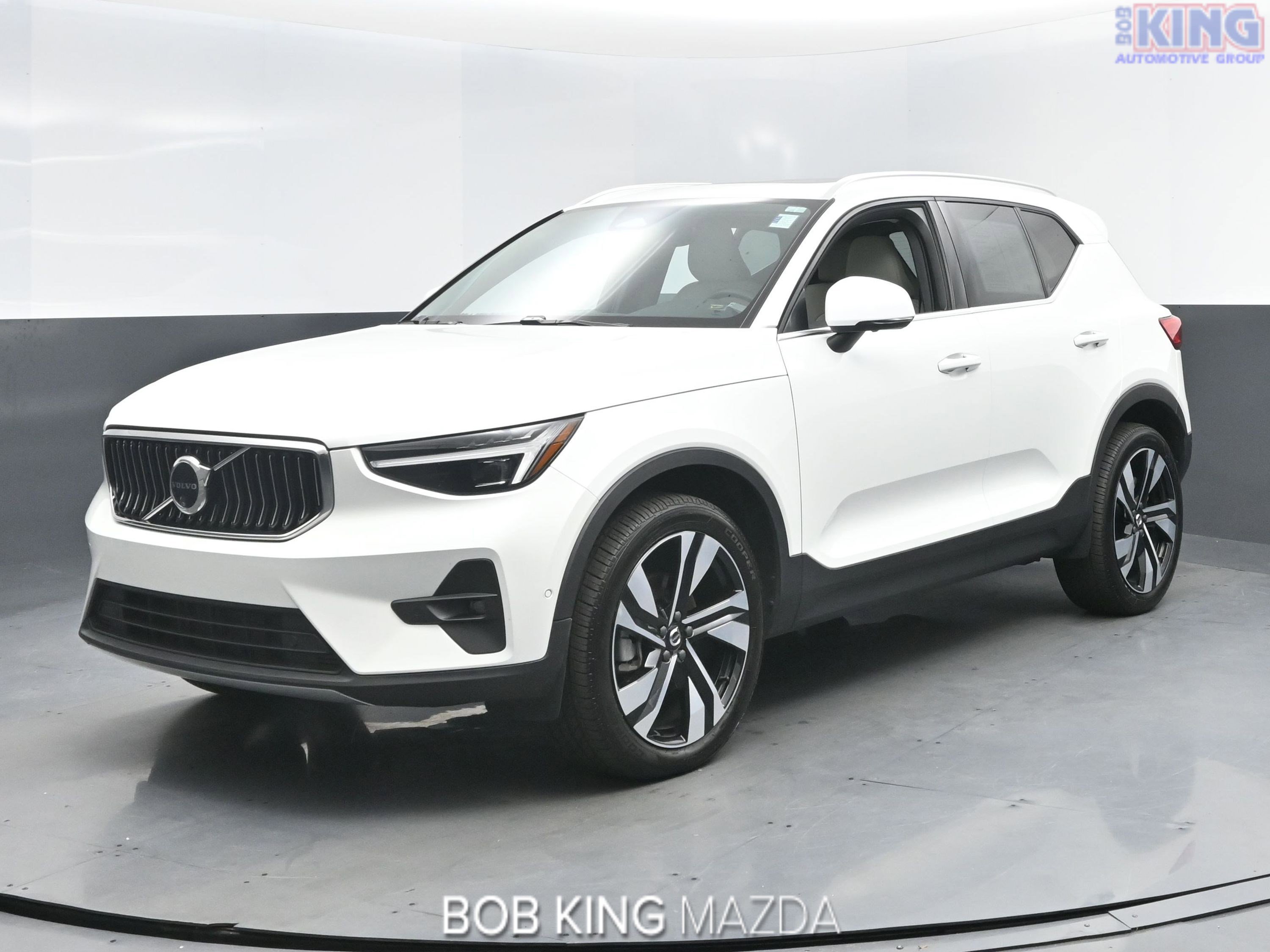 Used 2024 Volvo XC40 B5 Ultimate w/ Climate Package