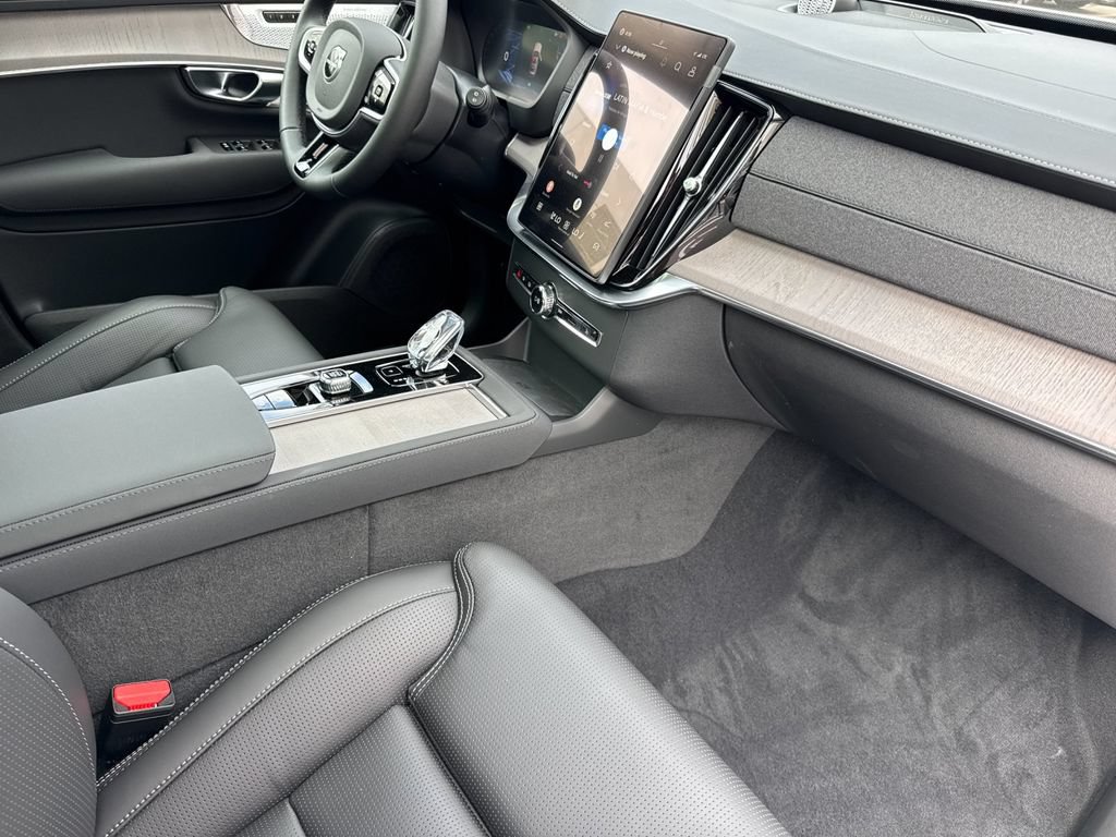 New 2026 Volvo XC90 T8 Ultra w/ Lounge Package AWD/4WD image 16