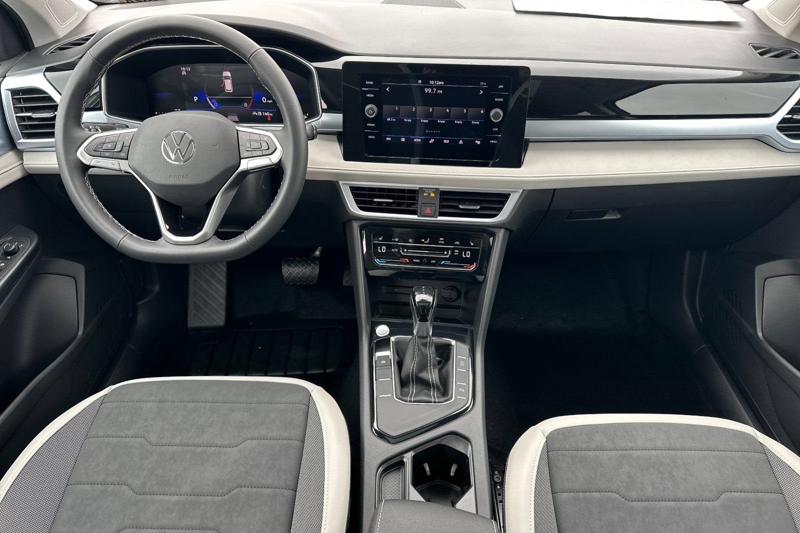 New 2026 Volkswagen Taos SE FWD image 13