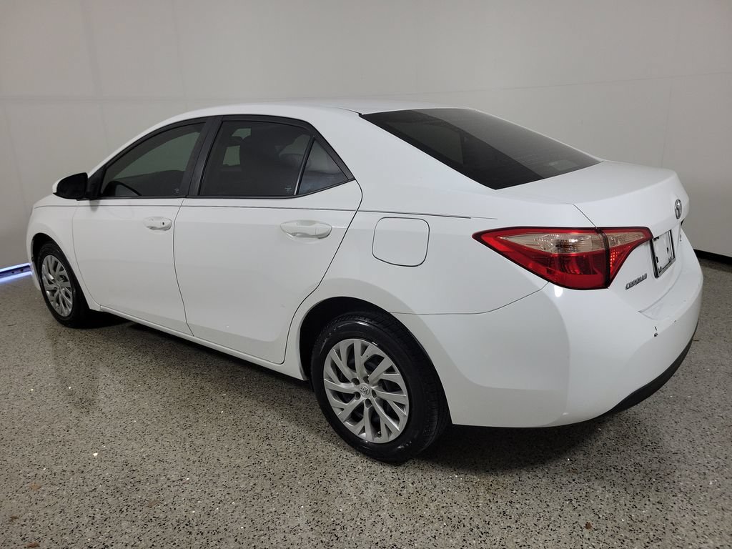 Used 2017 Toyota Corolla LE FWD image 3