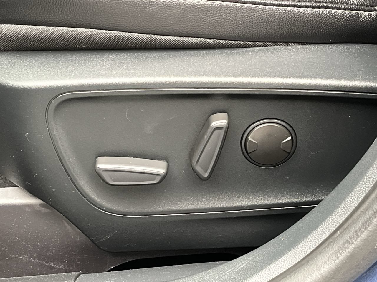 Certified 2020 Ford Escape Titanium AWD/4WD image 12