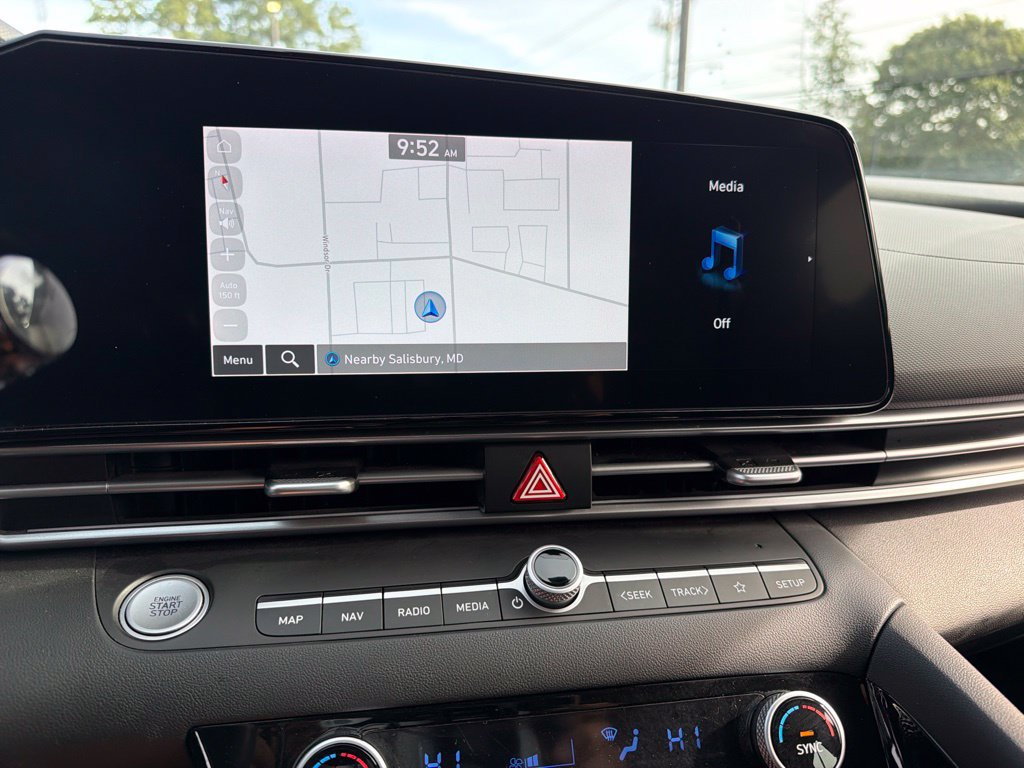 Used 2025 Hyundai Elantra SEL FWD image 10