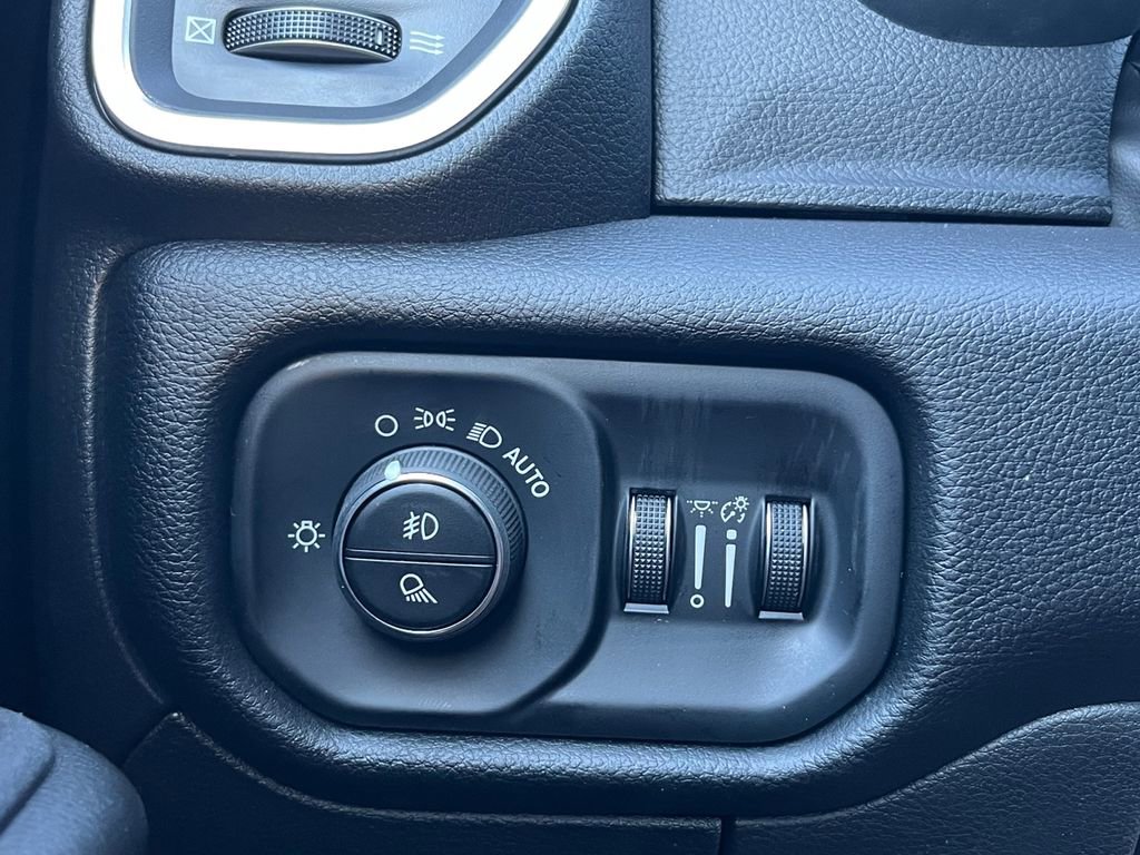 New 2026 RAM 1500 4x4 Crew Cab image 12