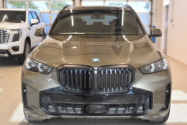 New 2026 BMW X5 xDrive40i w/ M Sport Package AWD/4WD image 3
