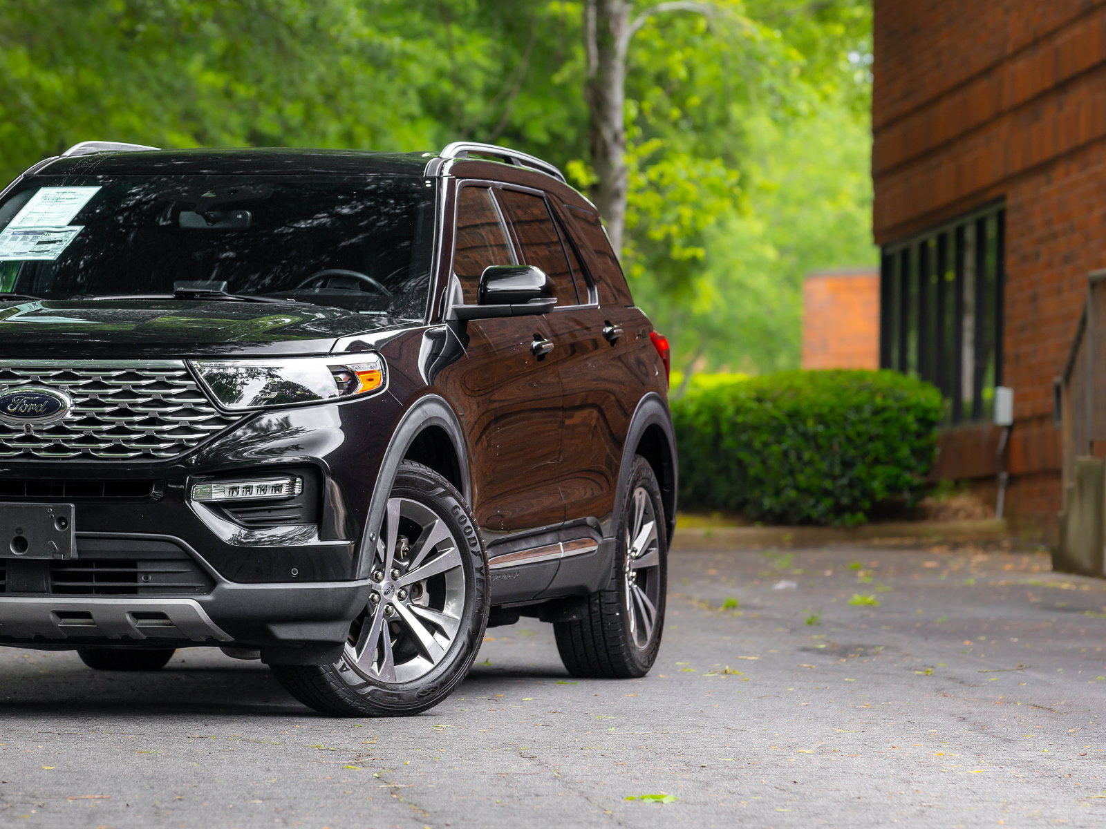Used 2020 Ford Explorer Platinum w/ Premium Technology Package AWD/4WD image 26