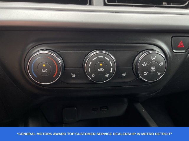 Used 2025 Chevrolet Trax RS w/ Driver Confidence Package FWD image 17