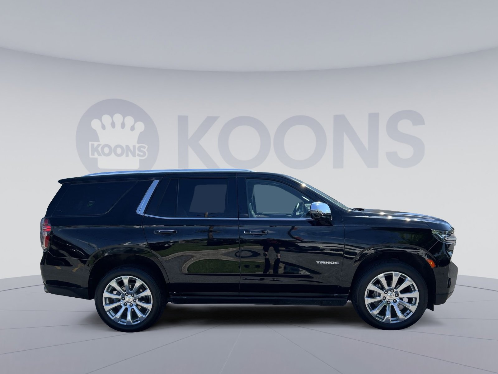 Used 2023 Chevrolet Tahoe Premier AWD/4WD image 17