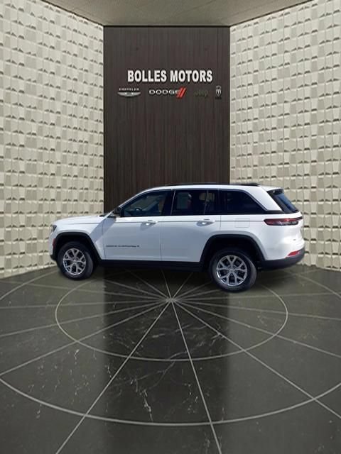 Certified 2023 Jeep Grand Cherokee Limited AWD/4WD image 11