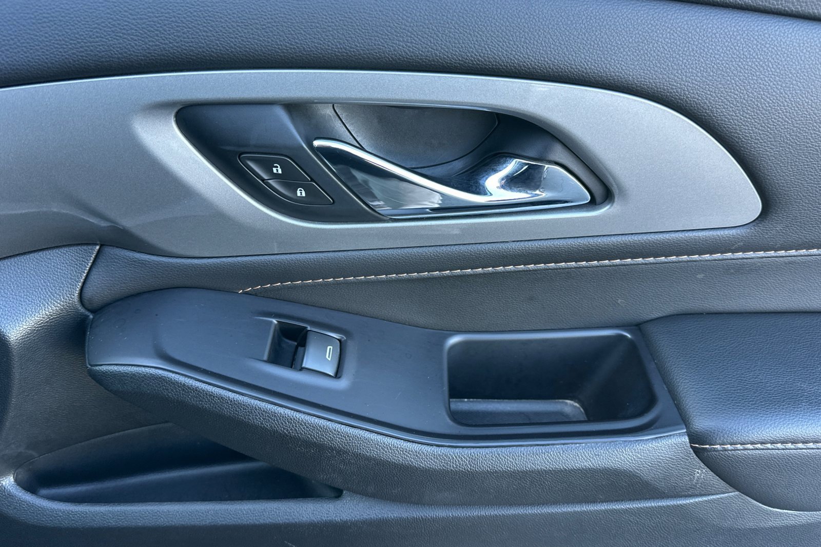 Used 2020 Chevrolet Traverse RS image 22