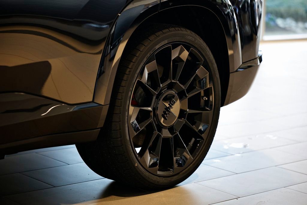 New 2026 BMW XM Label Red image 11