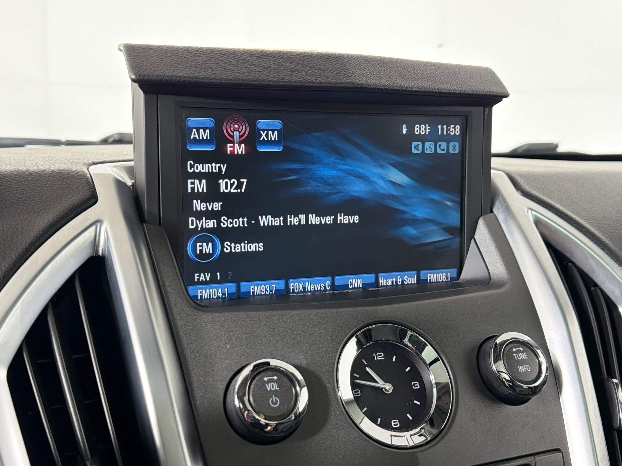 Used 2012 Cadillac SRX Luxury image 23