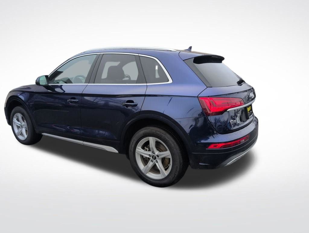 Used 2023 Audi Q5 2.0T Premium w/ Convenience Package image 4