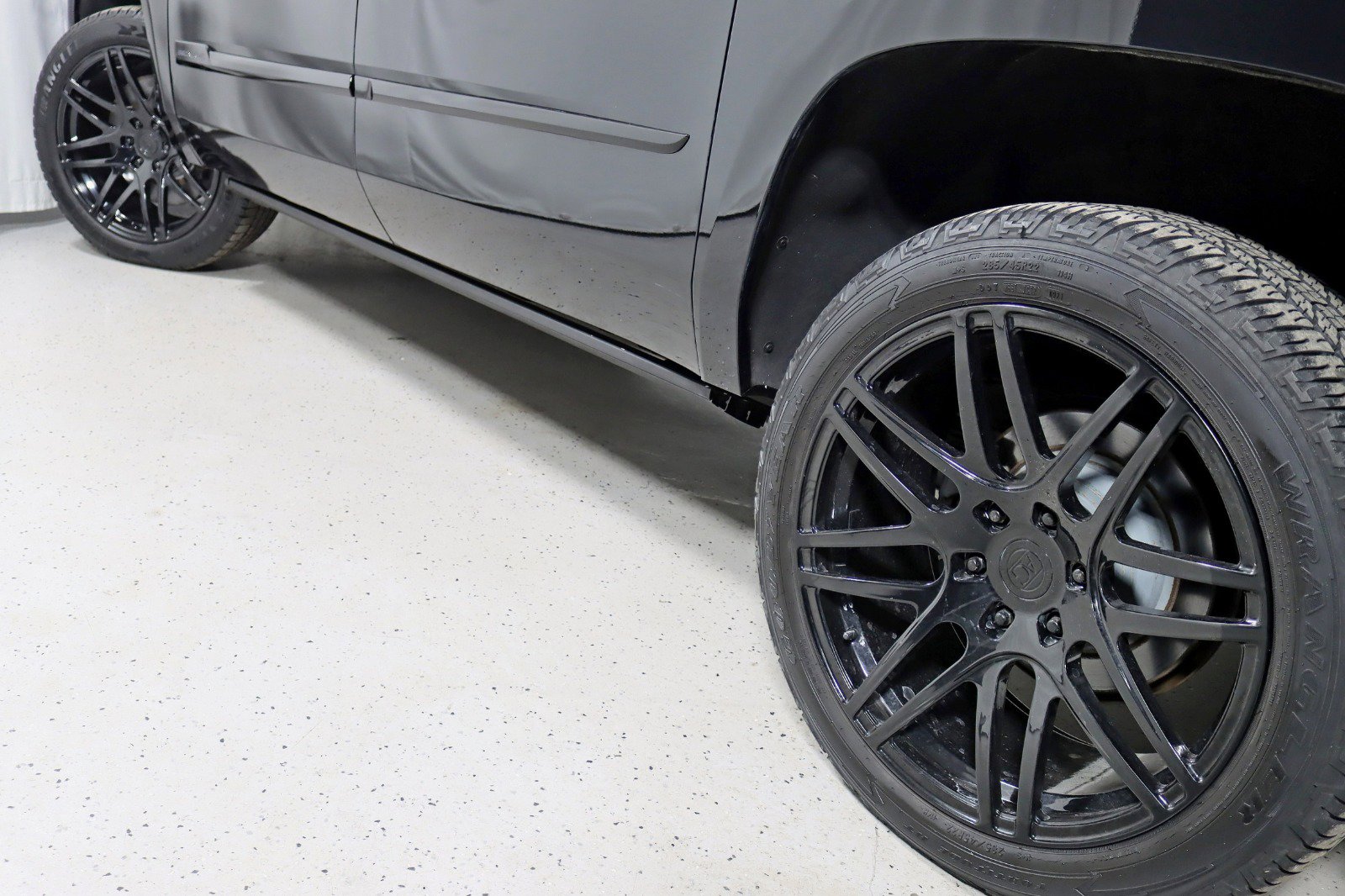 Used 2017 Cadillac Escalade ESV Luxury image 12