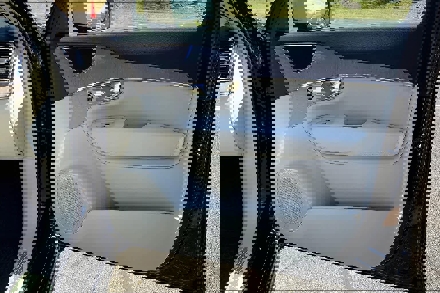 Certified 2023 Volvo XC90 B6 Plus w/ Protection Package image 21