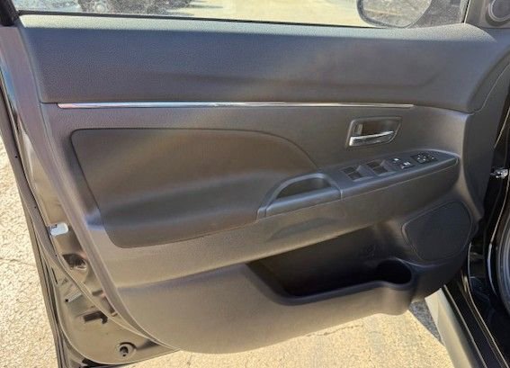 Used 2023 Mitsubishi Outlander Sport ES image 15