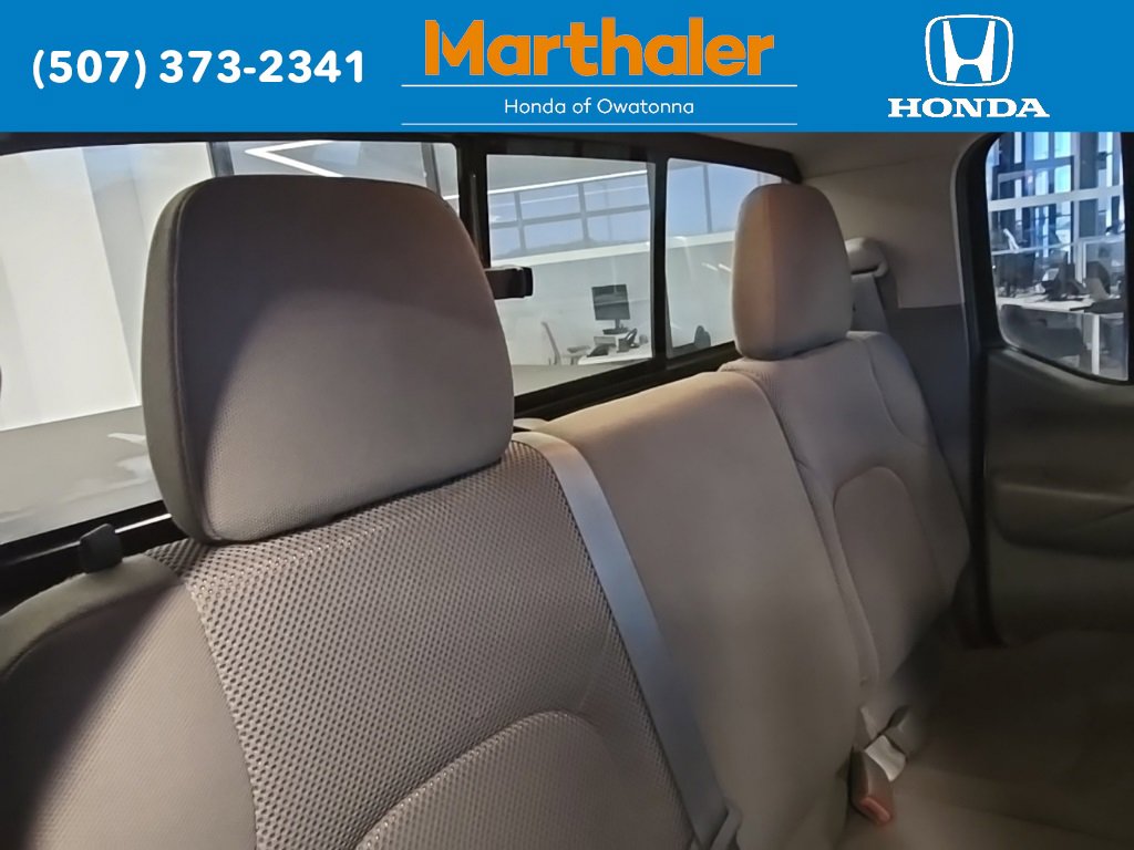 Used 2018 Nissan Frontier SV image 16