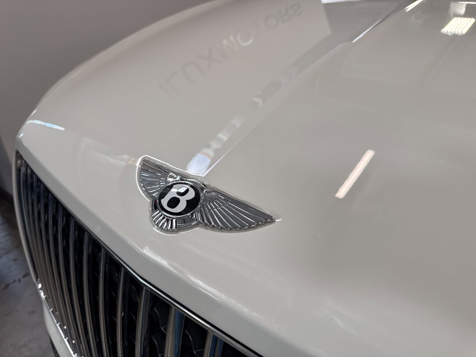 Used 2023 Bentley Bentayga Extended Wheelbase AWD/4WD image 6