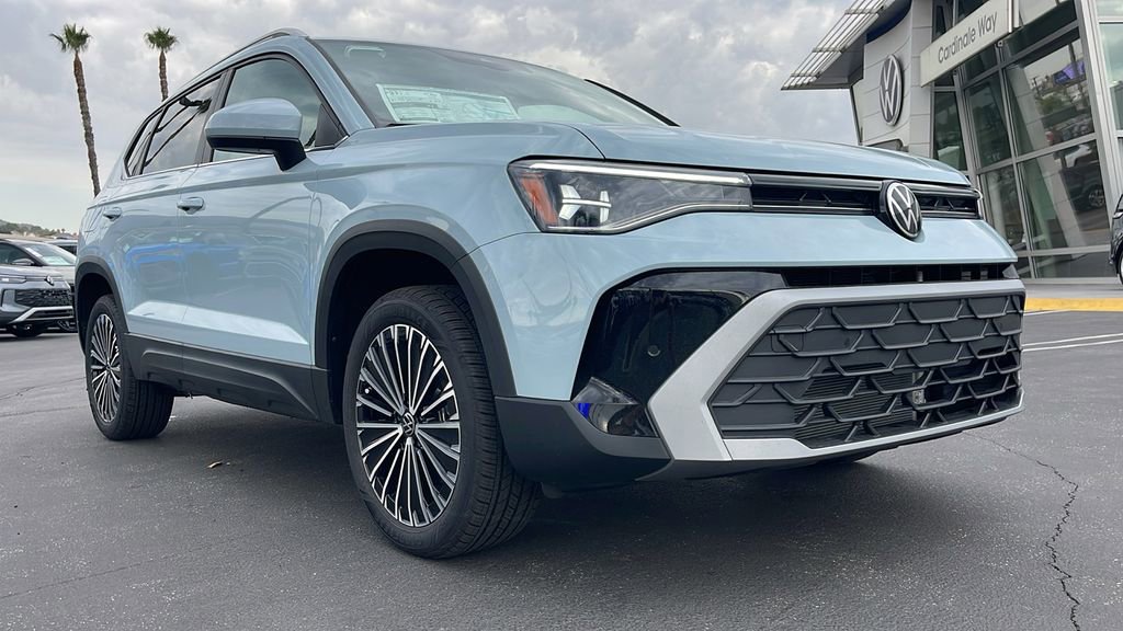New 2025 Volkswagen Taos SE image 5
