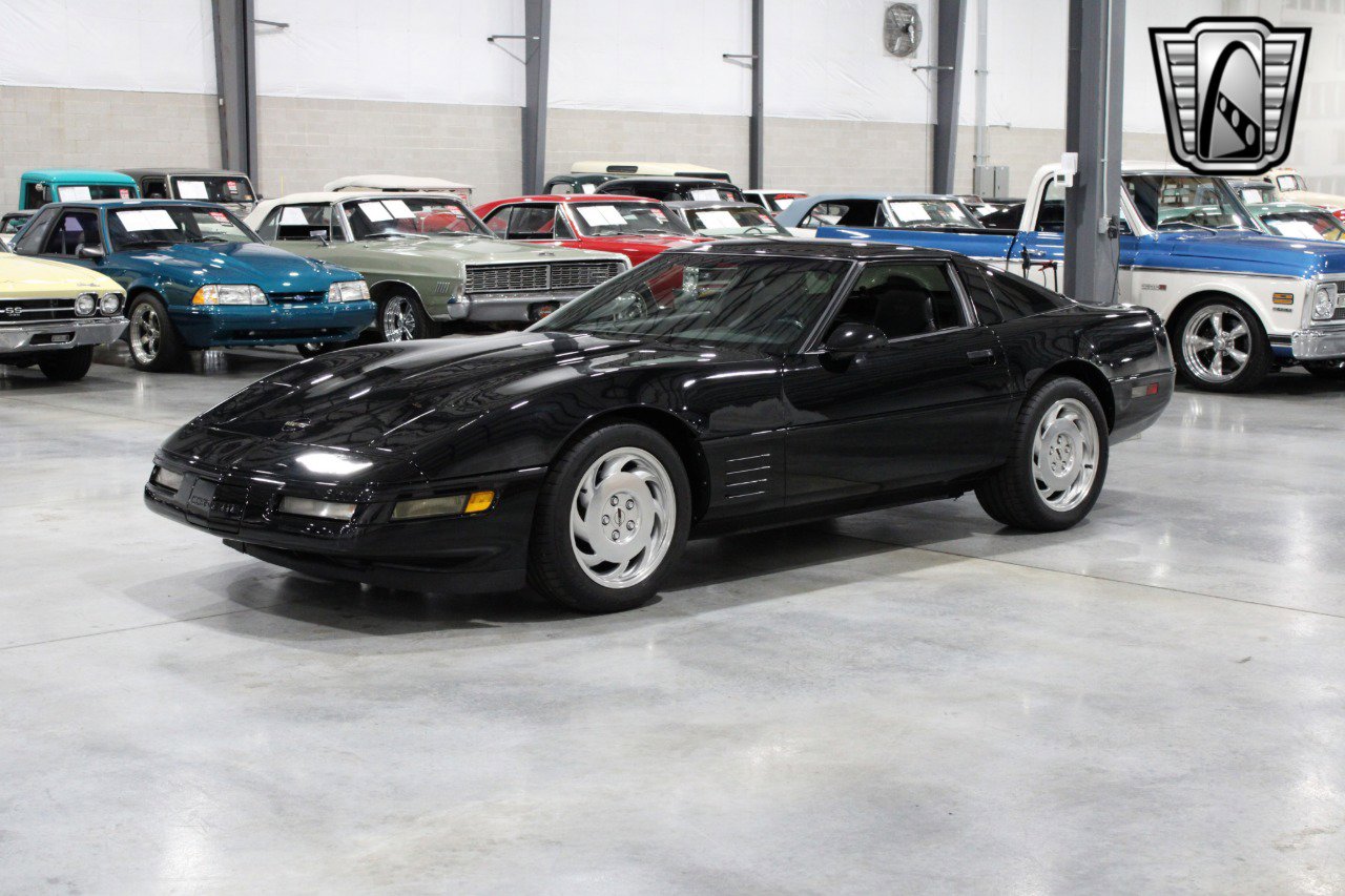 Used 1994 Chevrolet Corvette Coupe image 2