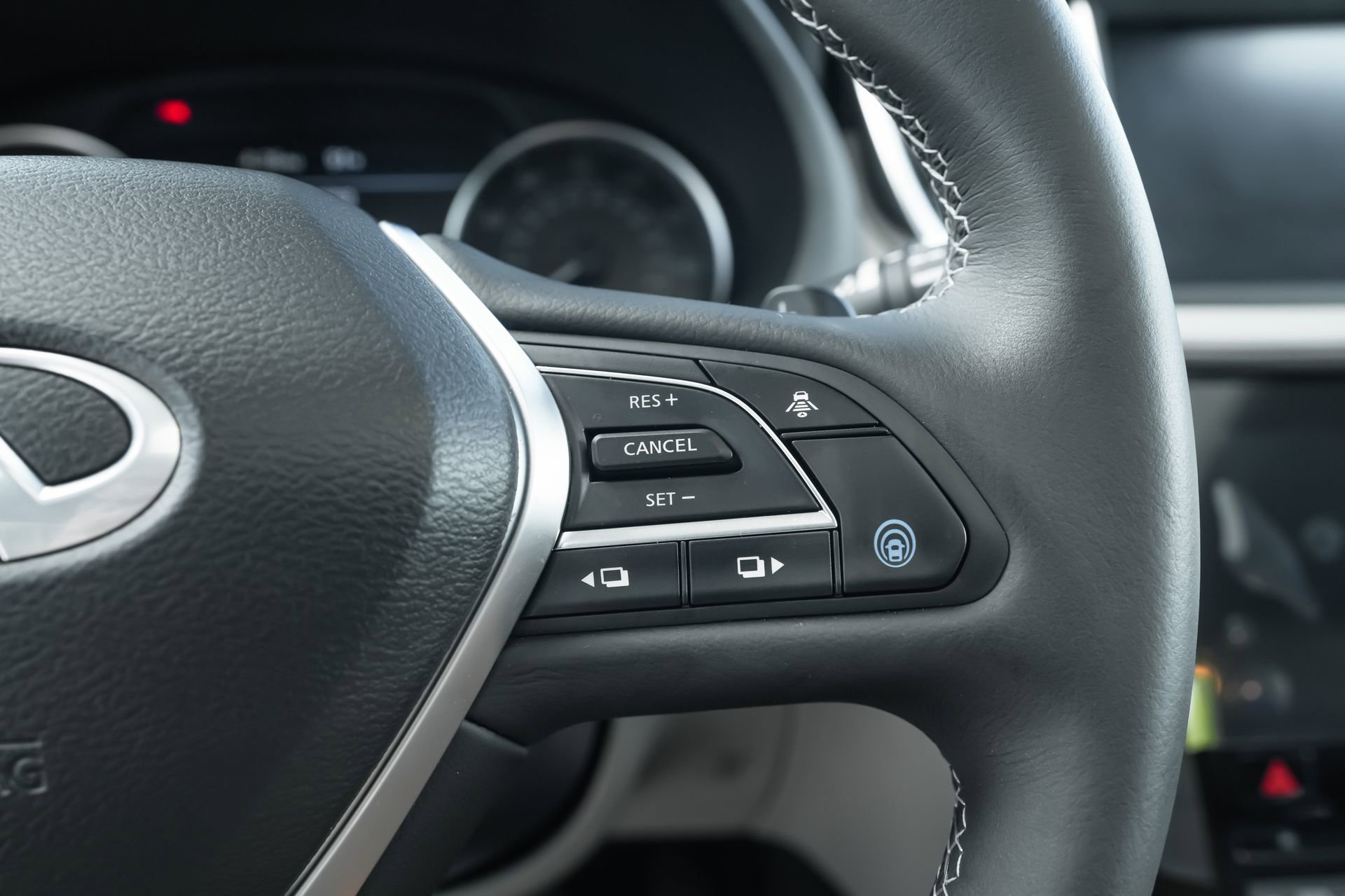 Used 2025 INFINITI QX50 Luxe image 15
