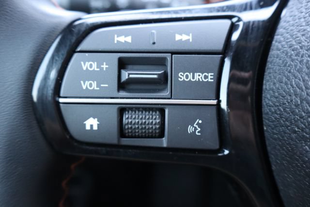 Used 2025 Honda Pilot Sport image 17