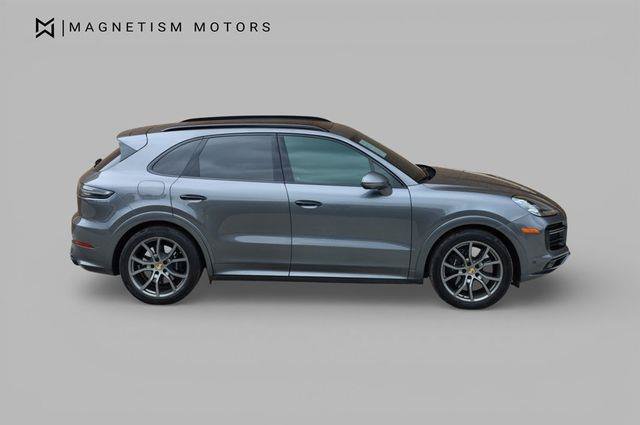 Used 2023 Porsche Cayenne Turbo AWD/4WD image 3